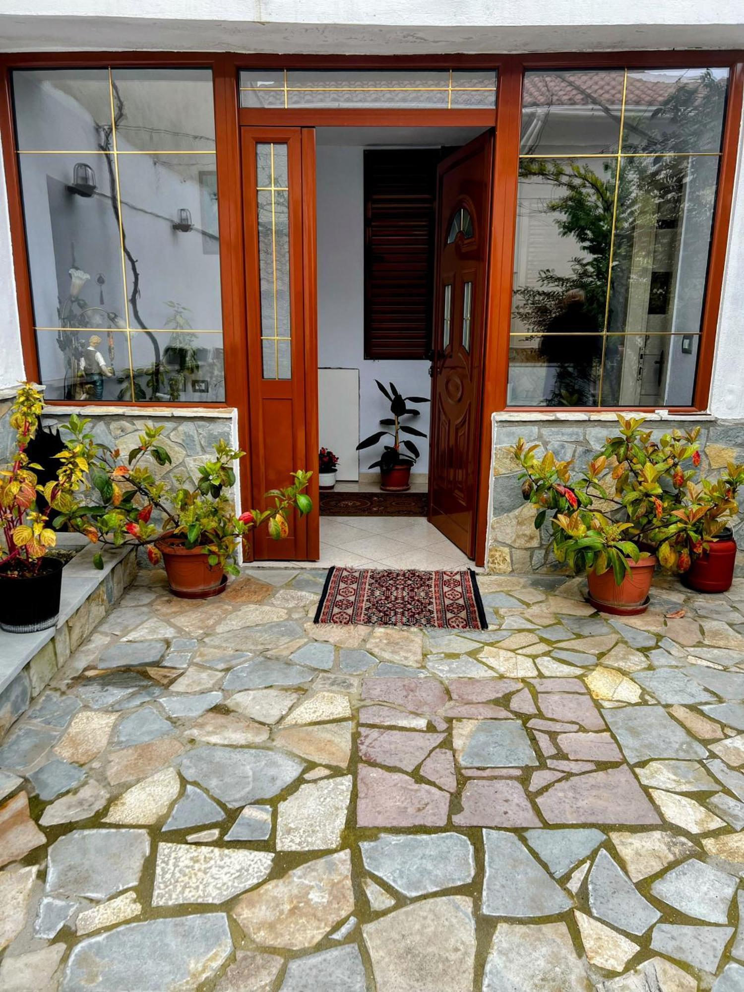 Luigi Guest House Gjirokaster Exterior photo